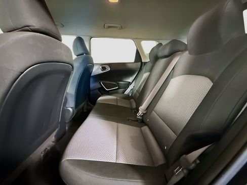 Used 2025 Kia Soul LX w/ LX Technology Package image 24