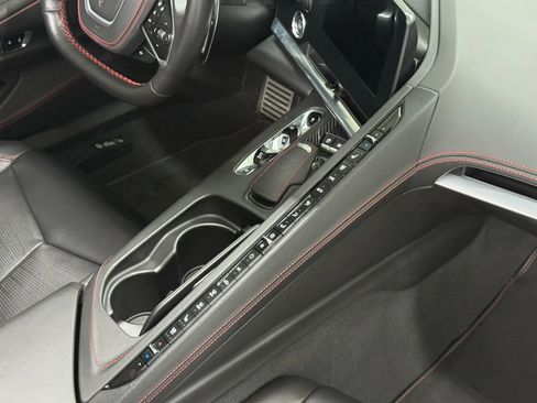 Used 2021 Chevrolet Corvette Stingray Premium Cpe w/ Z51 Performance Package image 25