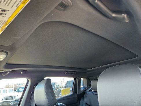 New 2026 Jeep Compass Limited image 15