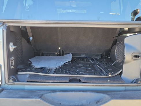 Used 2014 Jeep Wrangler Unlimited Rubicon w/ Connectivity Group image 8