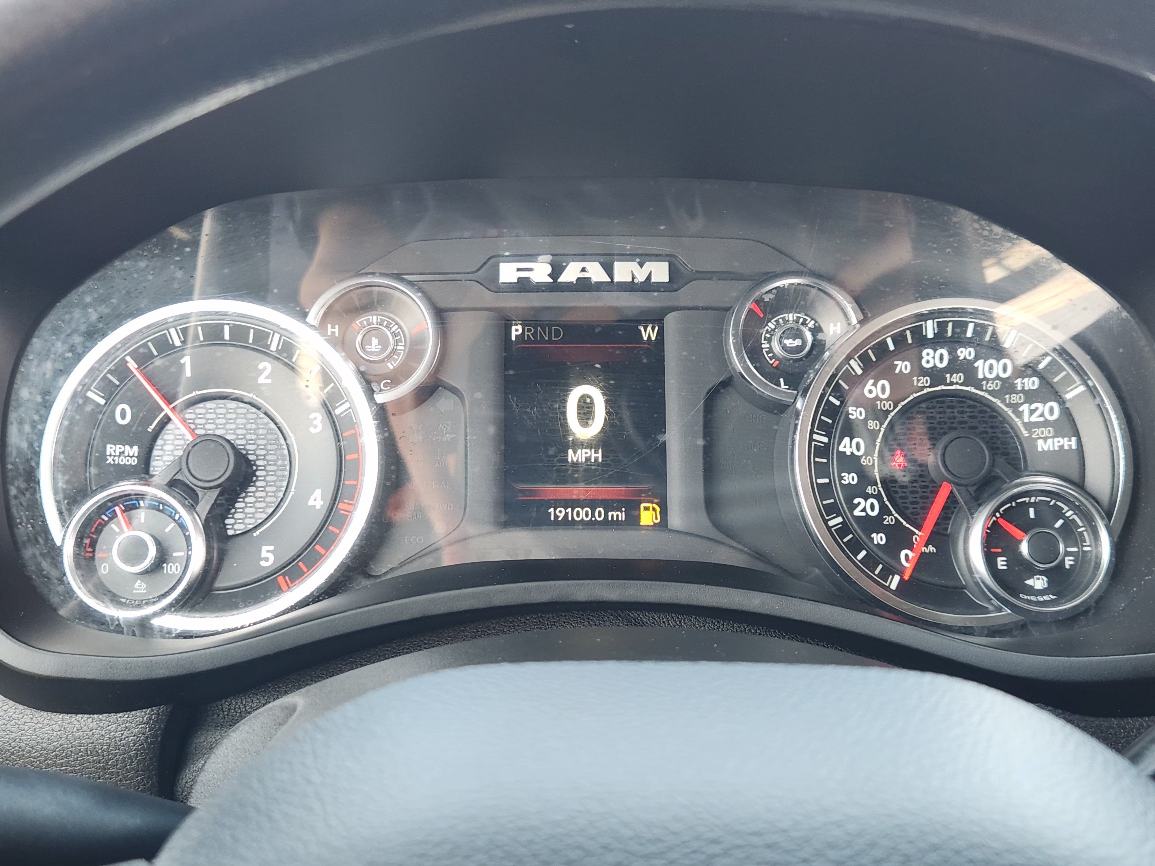 Used 2024 RAM 2500 Tradesman w/ Chrome Appearance Group AWD/4WD image 16