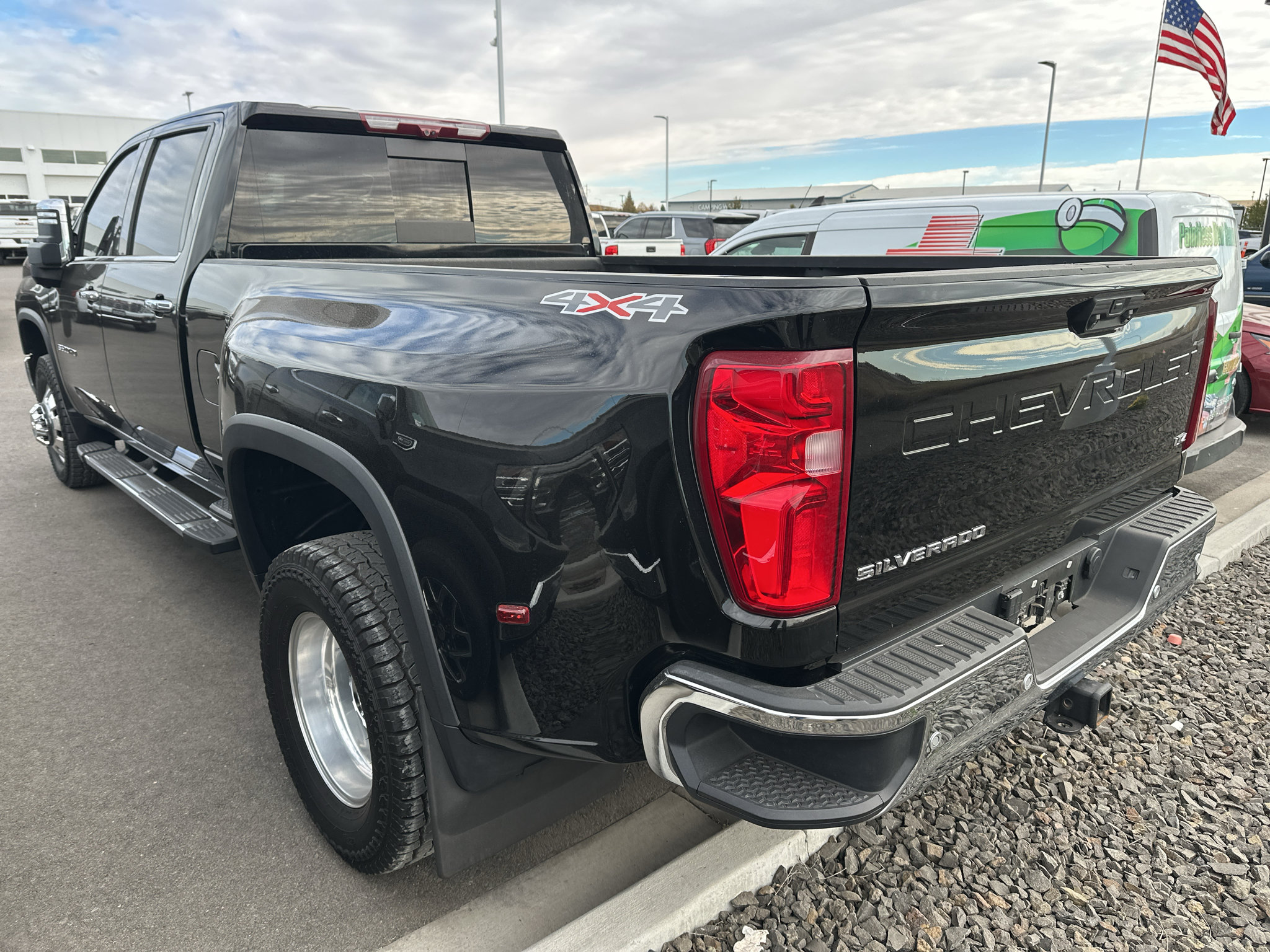 Used 2024 Chevrolet Silverado 3500 LTZ w/ LTZ Plus Package AWD/4WD image 5