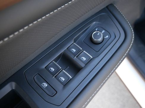 New 2026 Volkswagen Atlas SE image 9