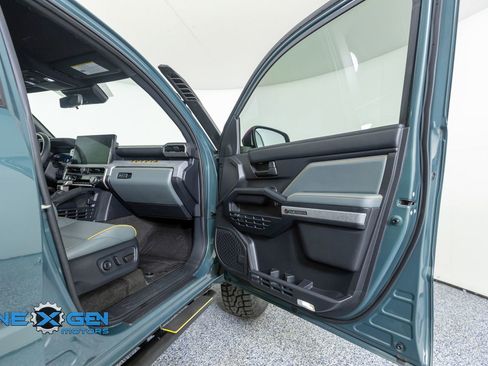 Used 2025 Toyota 4Runner Trailhunter AWD/4WD image 35