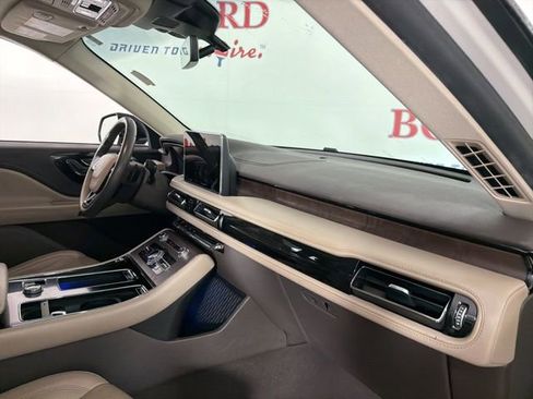 Used 2021 Lincoln Aviator Reserve w/ Equipment Group 201A image 17