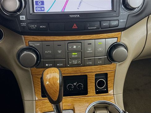 Used 2010 Toyota Highlander Limited image 23