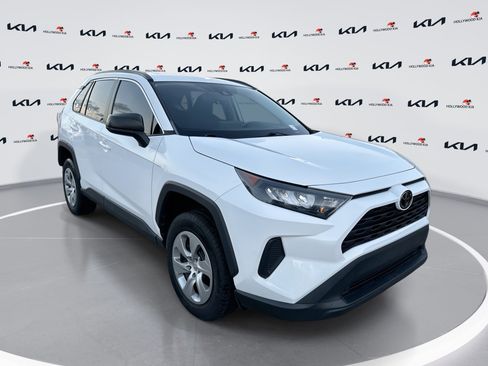 Used 2021 Toyota RAV4 LE FWD image 1