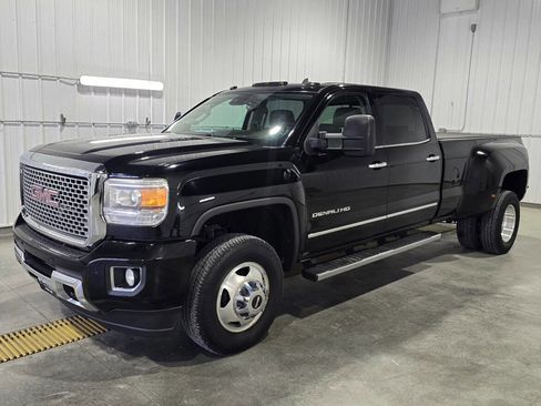 Used 2015 GMC Sierra 3500 Denali AWD/4WD image 2