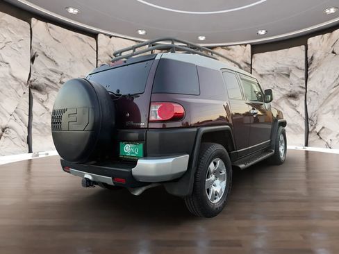 Used 2007 Toyota FJ Cruiser 2WD image 6
