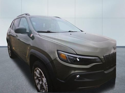 Used 2020 Jeep Cherokee Trailhawk w/ Cold Weather Group AWD/4WD image 2