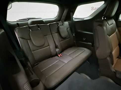 Used 2024 Ford Explorer King Ranch w/ Technology Package image 29