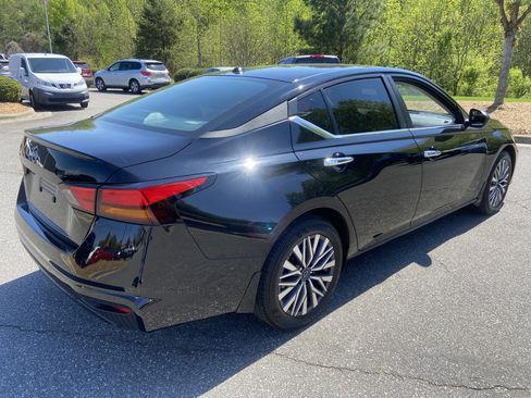 Certified 2025 Nissan Altima 2.5 SV image 5