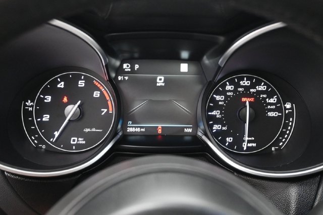 Used 2023 Alfa Romeo Stelvio Veloce AWD/4WD image 32
