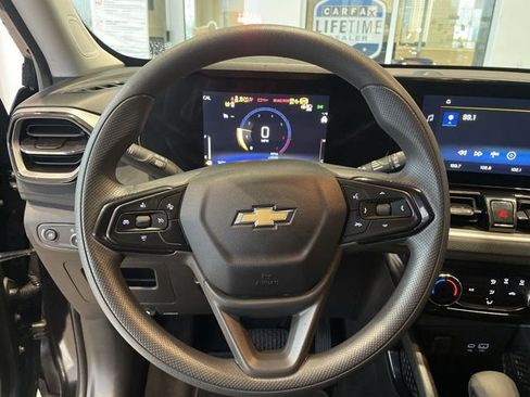 Used 2025 Chevrolet TrailBlazer LT FWD image 19