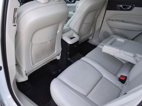 Used 2019 Volvo XC60 T8 Inscription w/ Advanced Package image 26