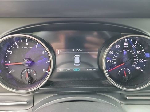 Used 2022 Kia Carnival LX FWD image 22