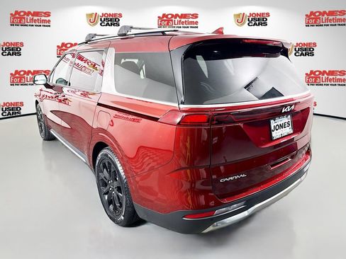 Used 2024 Kia Carnival SX Prestige FWD image 2