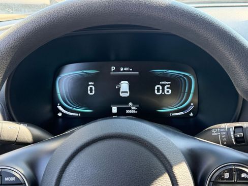 Used 2025 Kia Soul LX w/ LX Technology Package image 38