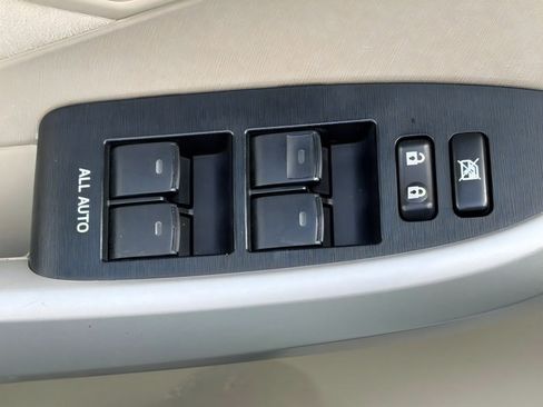 Used 2013 Toyota Prius Three FWD image 15