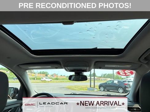 Used 2023 GMC Acadia AT4 w/ Technology Package AWD/4WD image 17