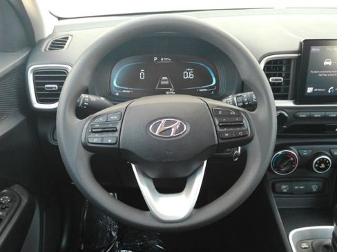 Used 2023 Hyundai Venue SE FWD image 29