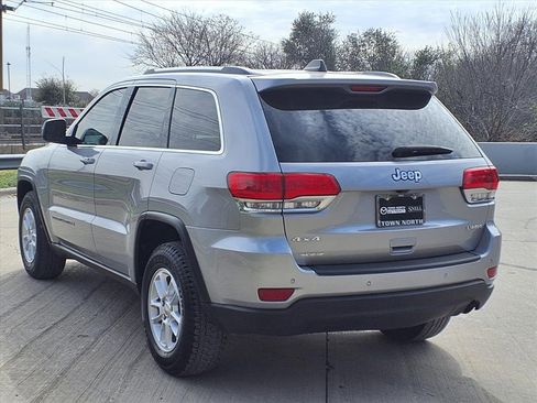 Used 2018 Jeep Grand Cherokee Laredo image 5