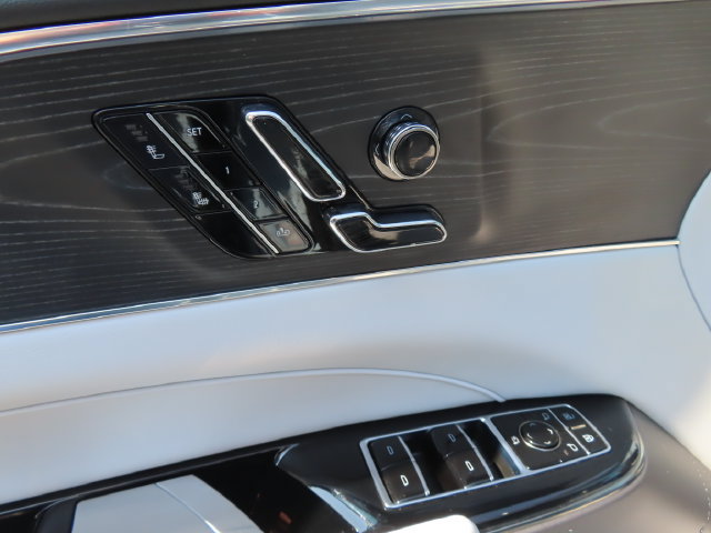 Certified 2024 Cadillac Lyriq Luxury AWD/4WD image 10