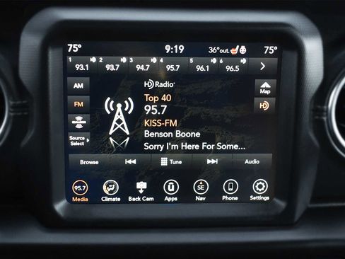 Used 2020 Jeep Wrangler Unlimited Sahara image 18