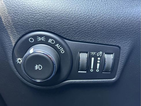 New 2026 Jeep Compass Latitude AWD/4WD image 13