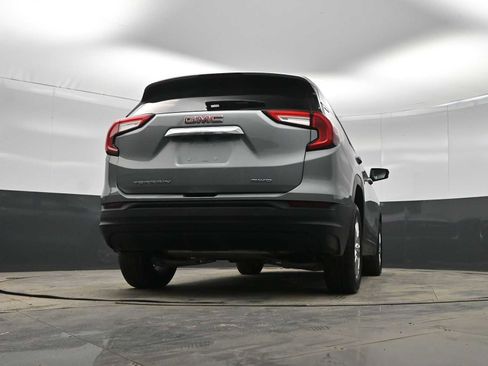 Used 2024 GMC Terrain SLE image 34