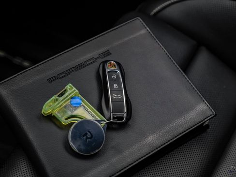 Used 2024 Porsche 911 Carrera GTS w/ Premium Package image 95