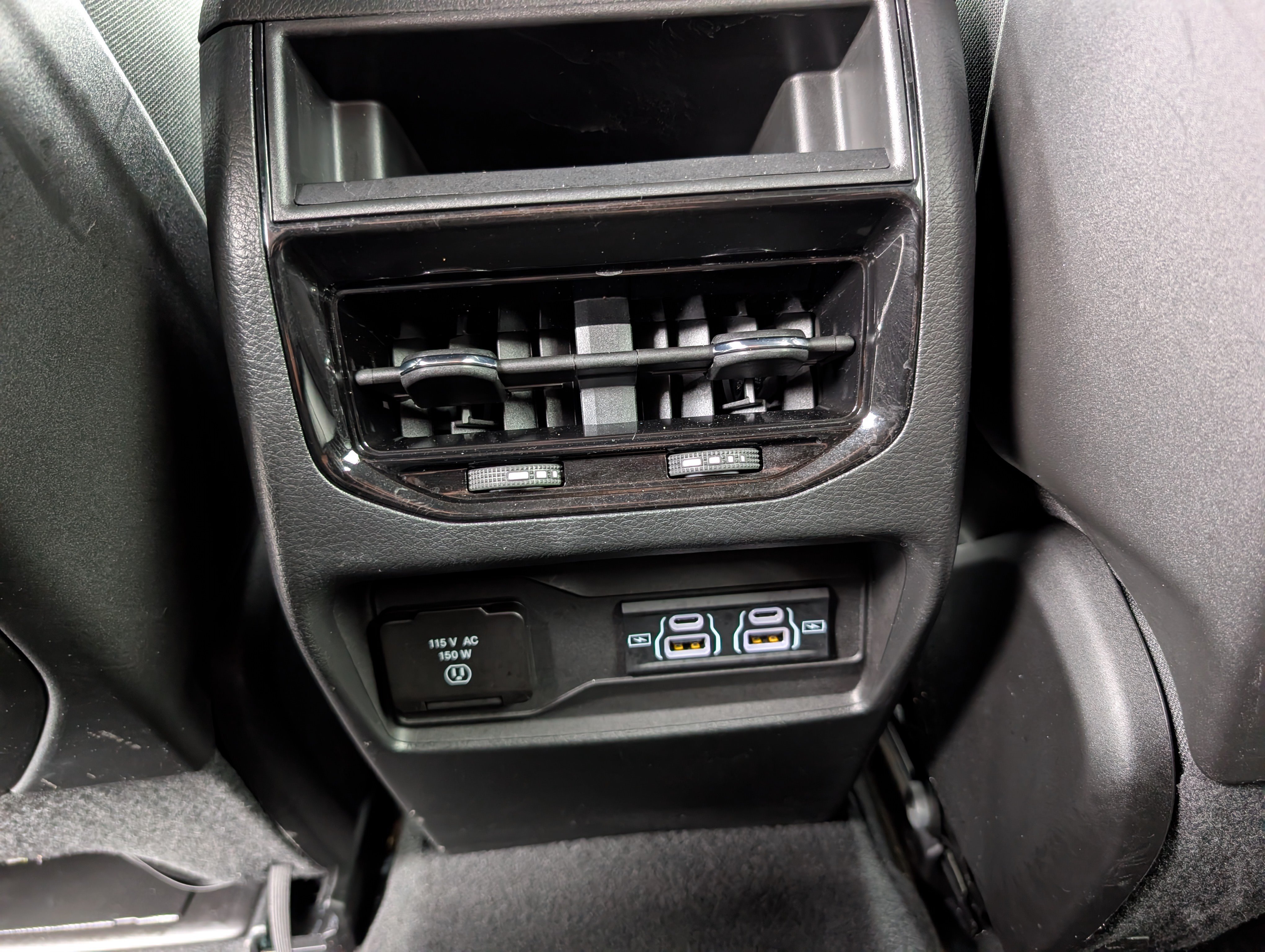 Used 2024 Jeep Grand Cherokee Altitude AWD/4WD image 16