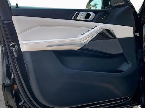 Used 2019 BMW X5 xDrive40i w/ Executive Package AWD/4WD image 24