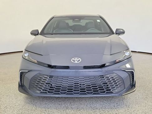Used 2025 Toyota Camry Hybrid FWD image 3