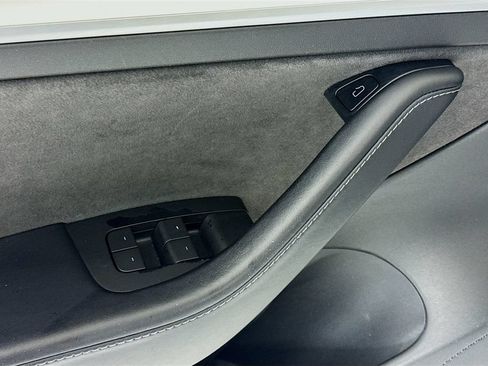 Used 2021 Tesla Model 3 Standard Range Plus RWD image 18