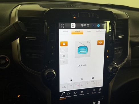 Used 2024 RAM 2500 Laramie w/ Safety Group AWD/4WD image 19