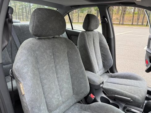 Used 2002 Hyundai Elantra GLS image 15