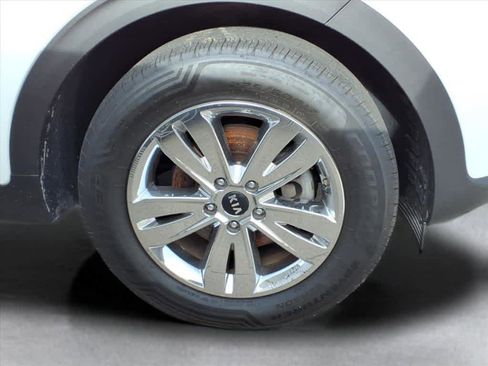 Used 2019 Kia Sportage LX image 4