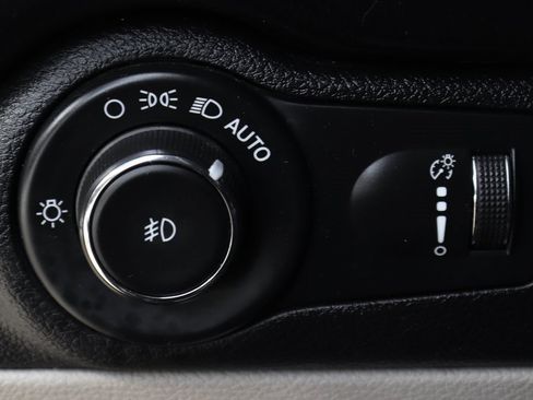 Used 2021 Dodge Durango SXT image 21