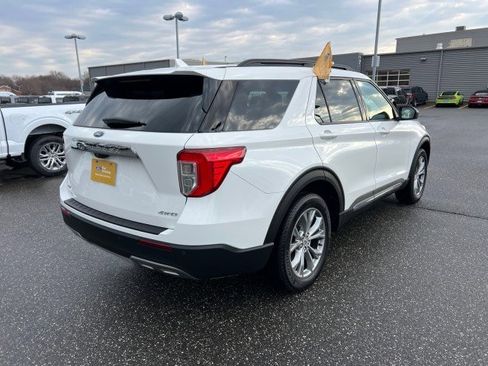 Certified 2022 Ford Explorer XLT w/ Equipment Group 202A AWD/4WD image 7