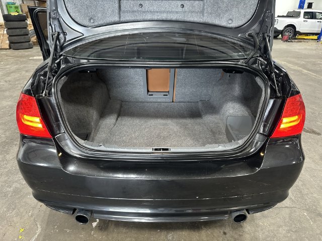 Used 2011 BMW 335i xDrive Sedan AWD/4WD image 25