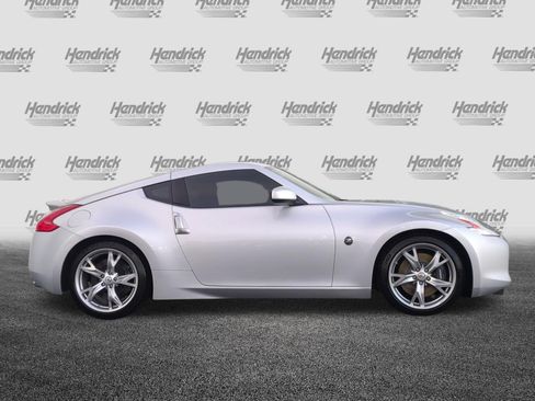 Used 2011 Nissan 370Z Coupe w/ Sport Pkg RWD image 11