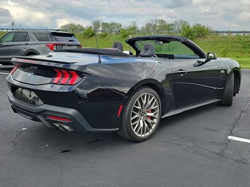 Used 2025 Ford Mustang GT Premium RWD image 8