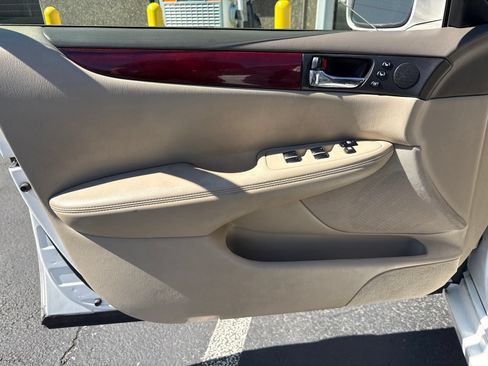 Used 2003 Lexus ES 330 FWD image 9