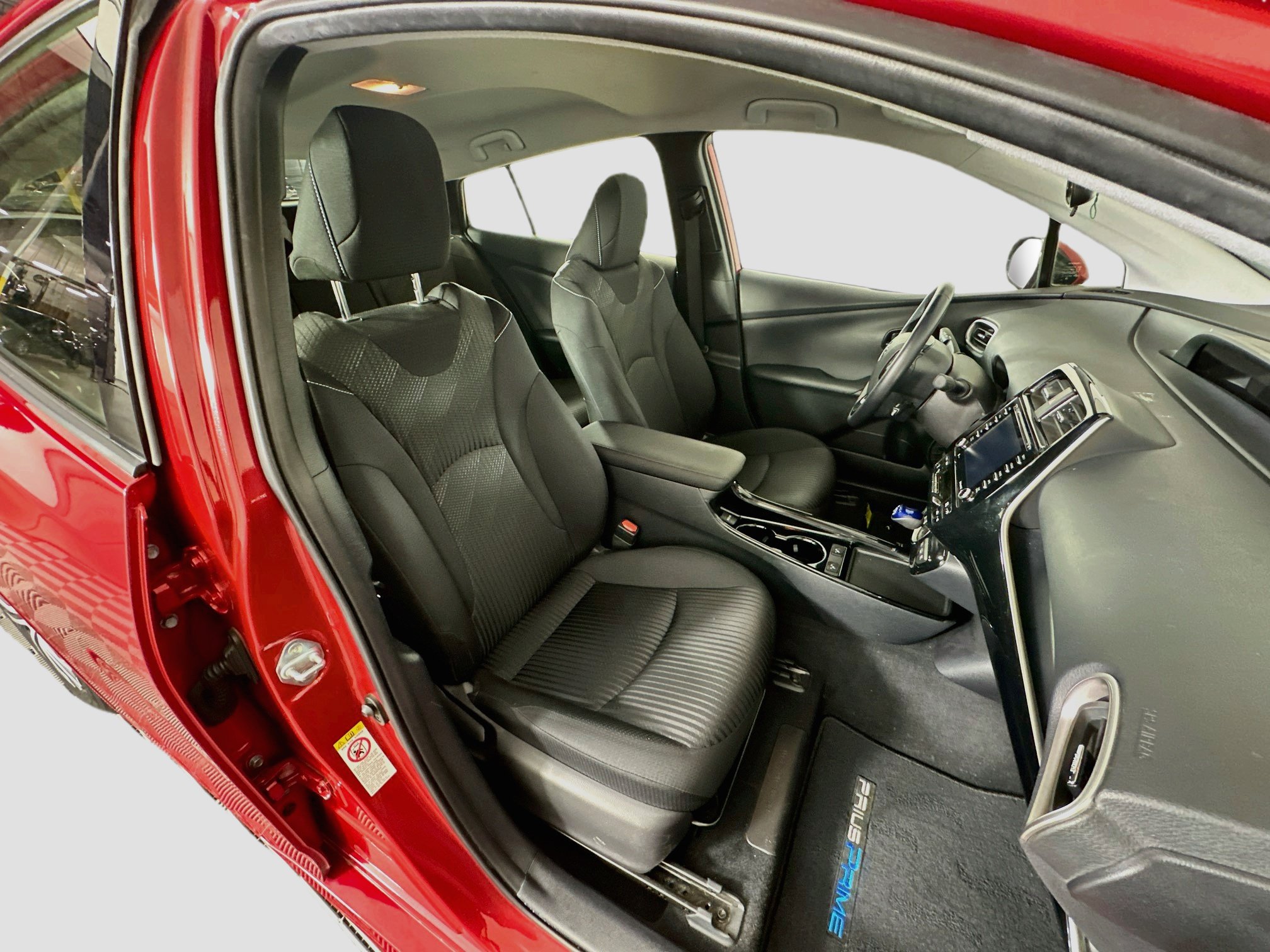Used 2020 Toyota Prius Prime LE w/ Carpet Mat Package FWD image 29