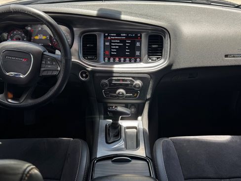 Used 2017 Dodge Charger R/T RWD image 10