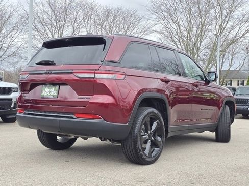 Used 2025 Jeep Grand Cherokee Limited w/ Luxury Tech Group II AWD/4WD image 31