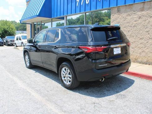 Used 2023 Chevrolet Traverse LS FWD image 4