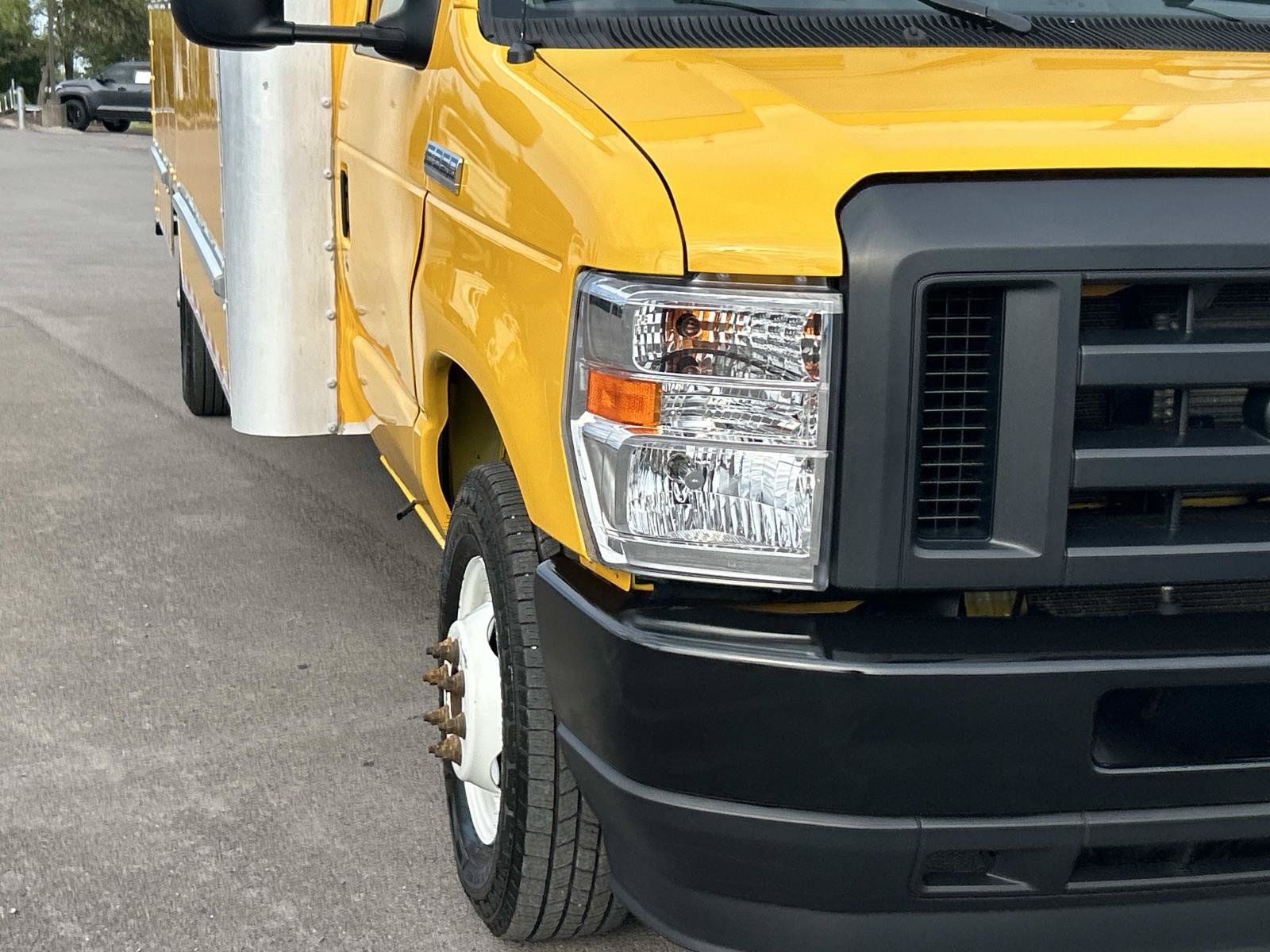 Used 2022 Ford E-350 and Econoline 350 Super Duty RWD image 13