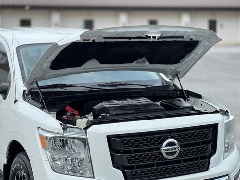 Used 2021 Nissan Titan SV w/ SV Convenience Package AWD/4WD image 40